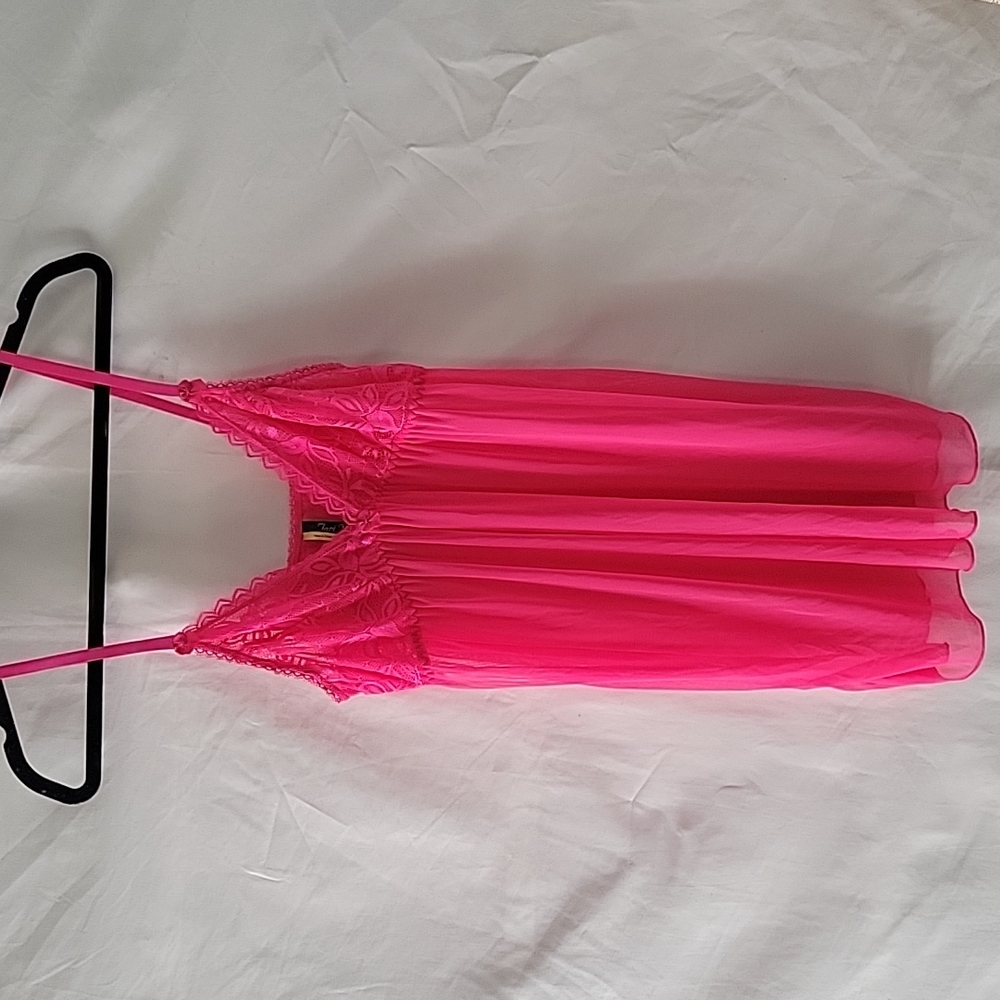 Hot pink nighty 💕